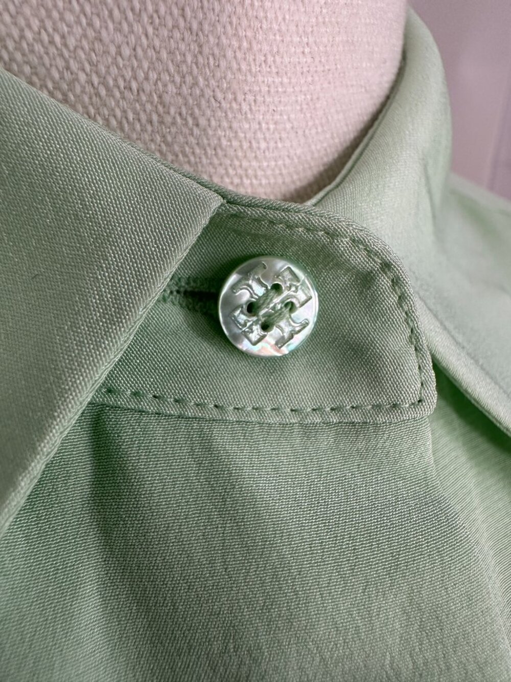NWT Tory Burch Janet Top Crushed Mint Green 100% Silk Button Up Blouse 00 - Picture 5 of 12